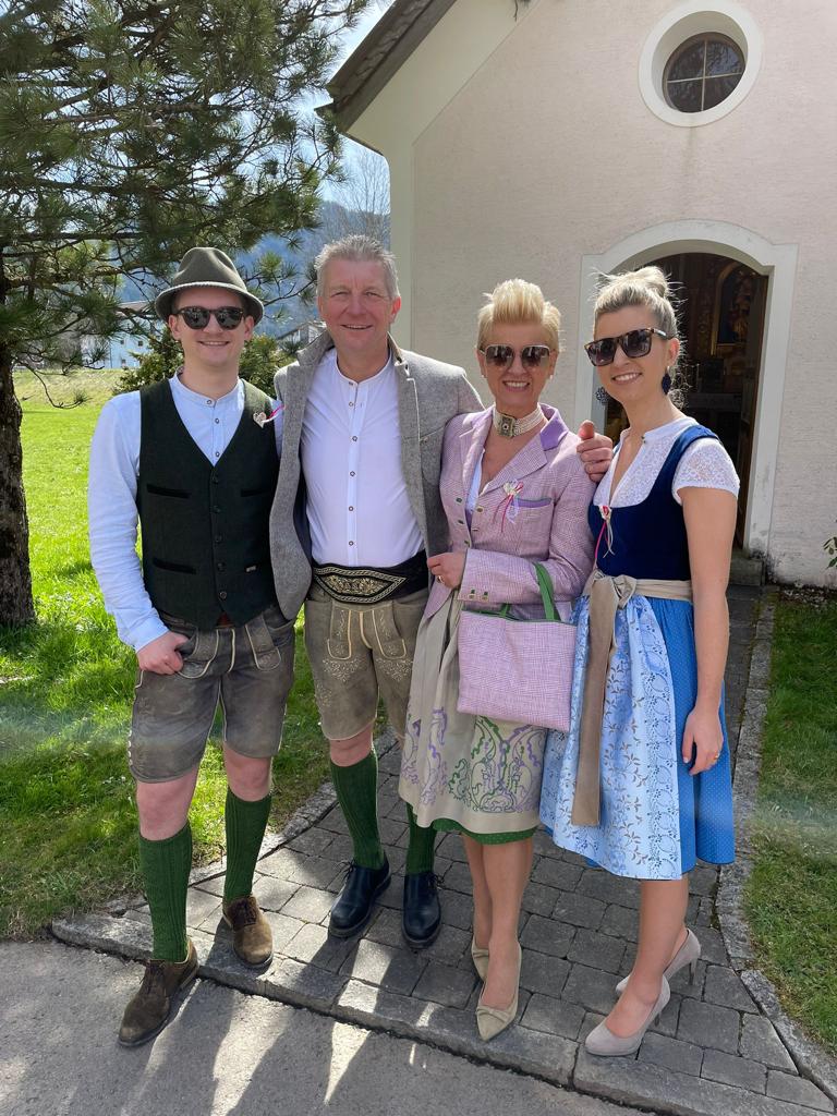 Bauernhofurlaub Flachau Familienfoto